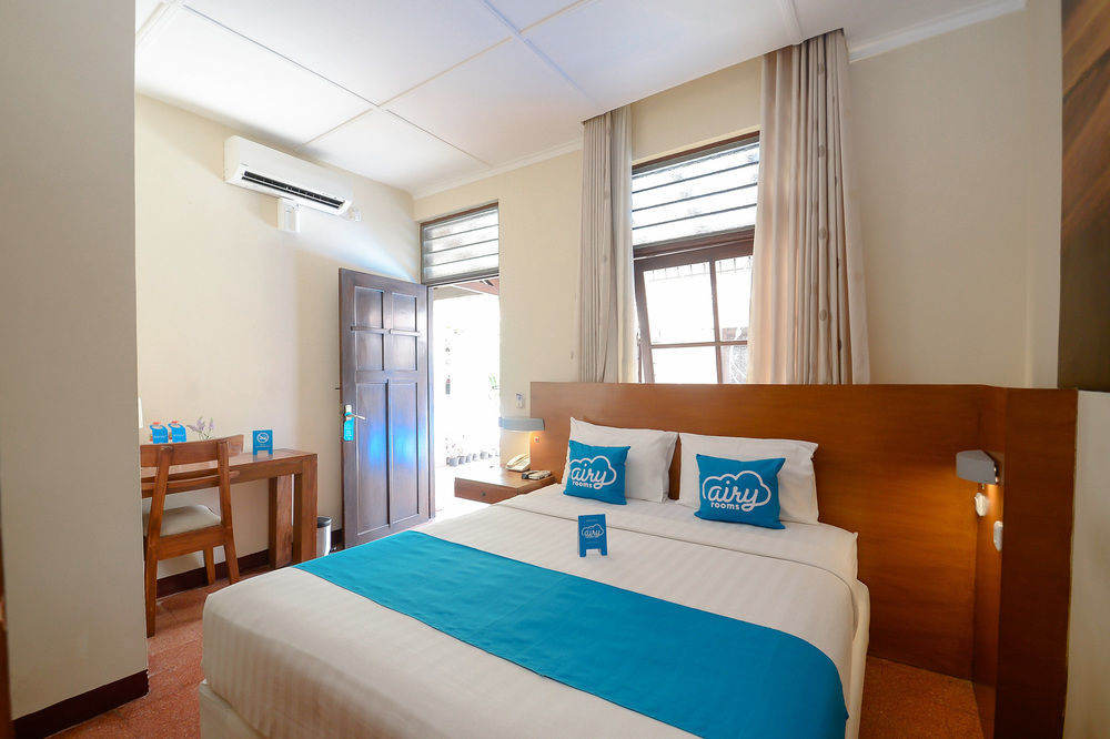 Lovender Guesthouse Malang Exterior photo