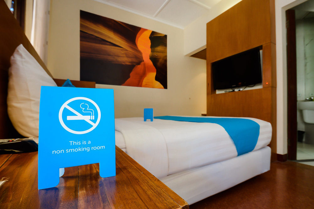 Lovender Guesthouse Malang Exterior photo