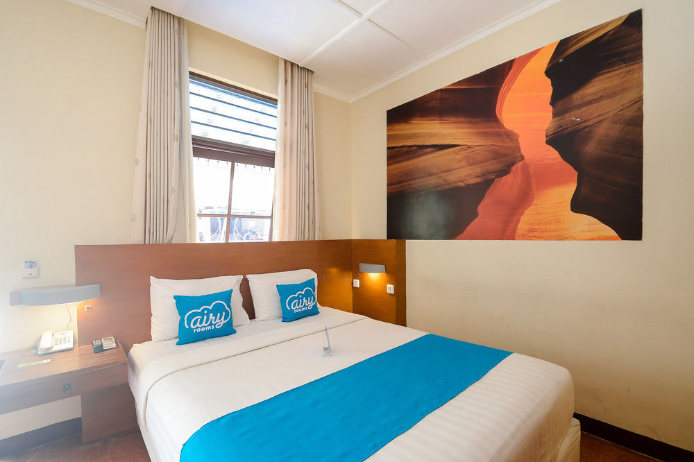 Lovender Guesthouse Malang Exterior photo