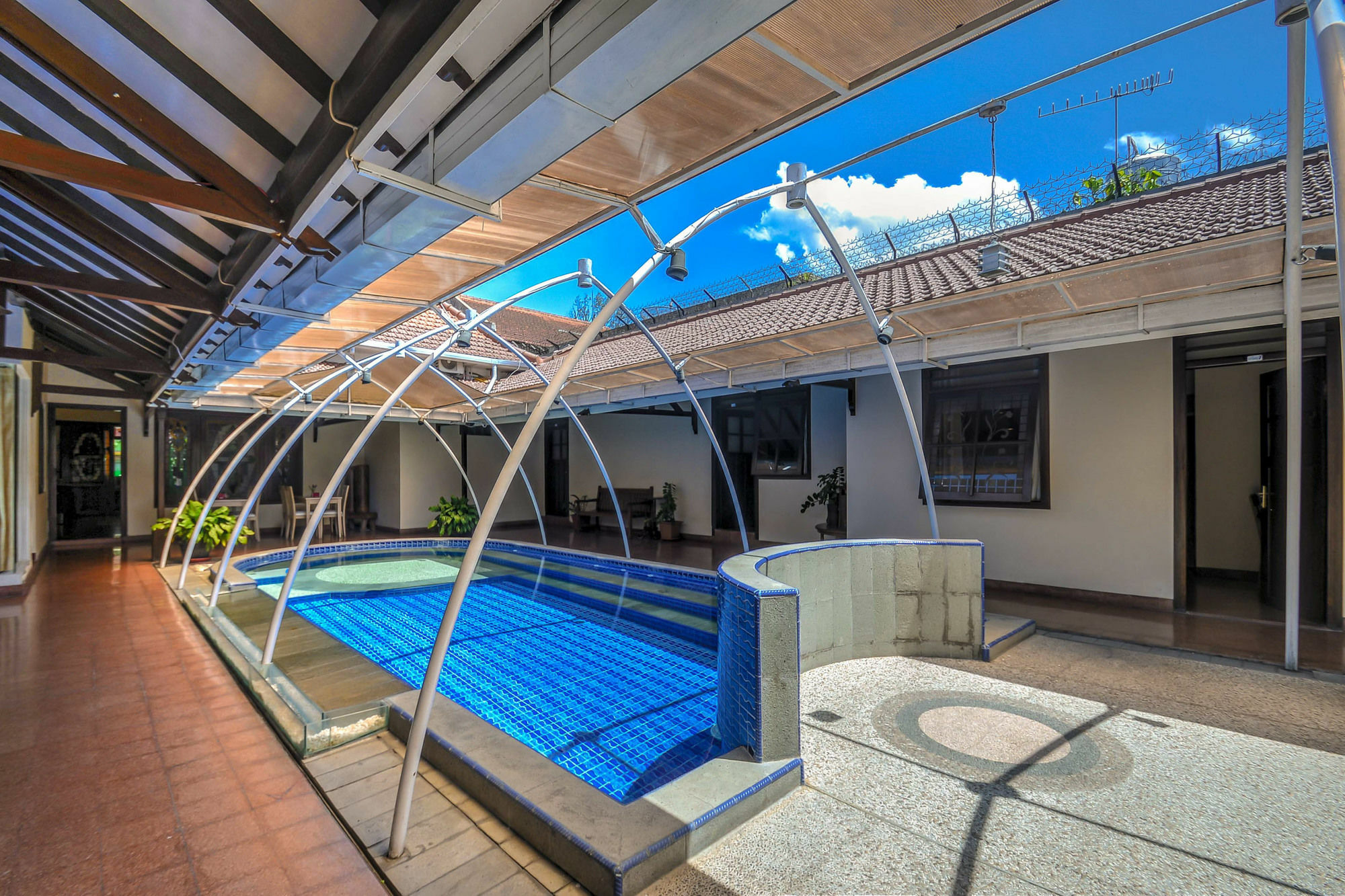 Lovender Guesthouse Malang Exterior photo