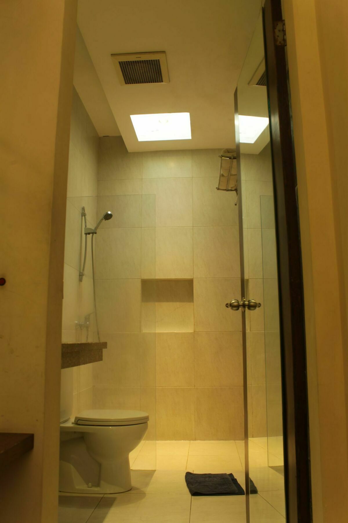 Lovender Guesthouse Malang Exterior photo